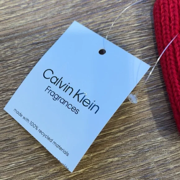Calvin Klein red hat - Picture 3 of 6